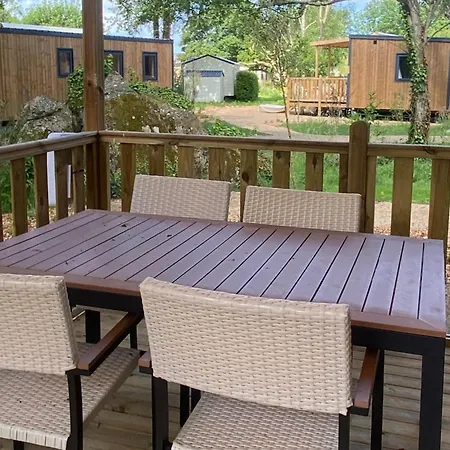 Le Domaine De Mesqueau Campingplatz 4*