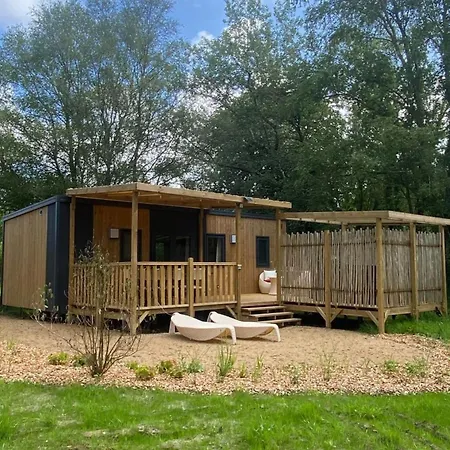Le Domaine De Mesqueau Campingplatz 4*