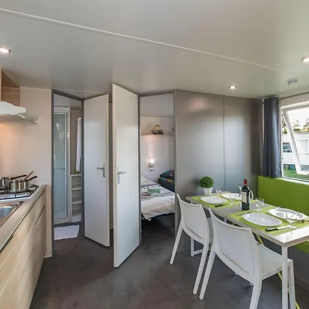 Le Domaine De Mesqueau Campingplatz 4*